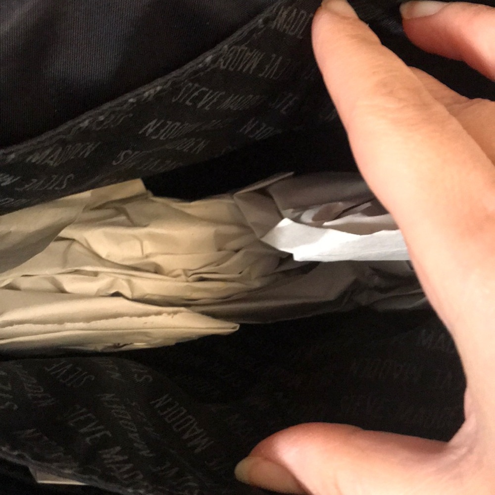 STEVE MADDEN BJODIE BLACK NYLON CROSSBODY CLUTCH - Picture 6 of 9